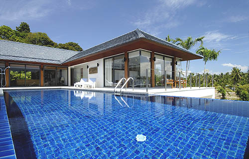 4 bedroom luxurius villa inside gated tropical garden