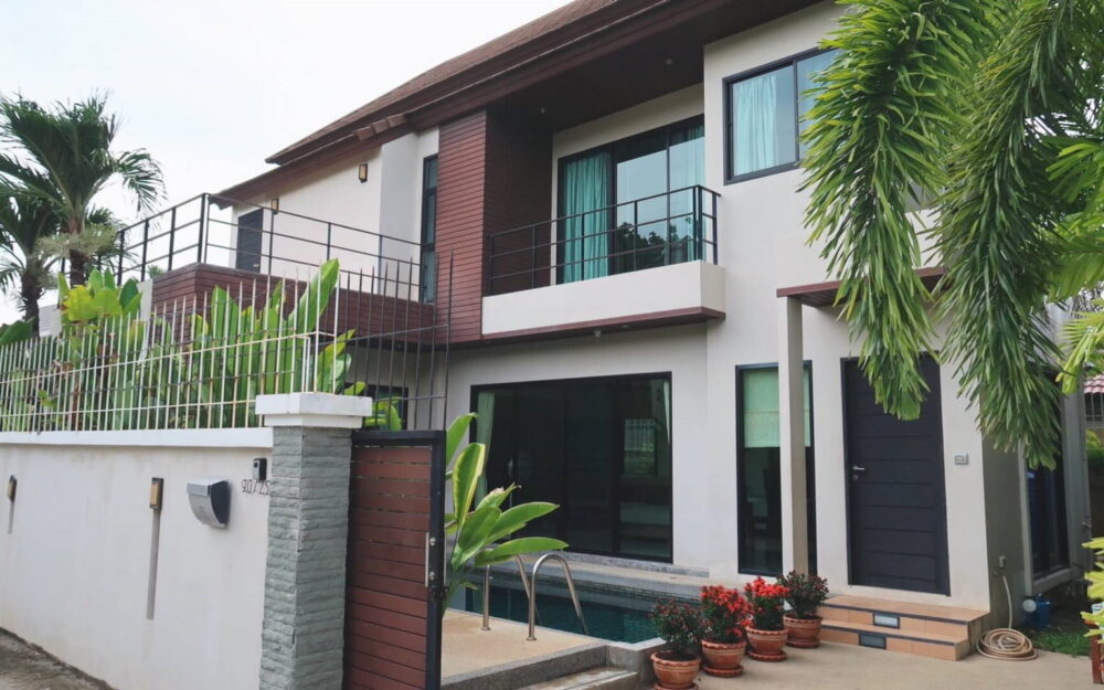 2 bedroom two storey villa in the center of Nai Harn