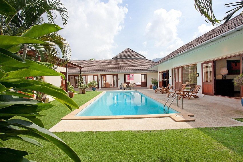 5 bedroom pool villa in Kathu