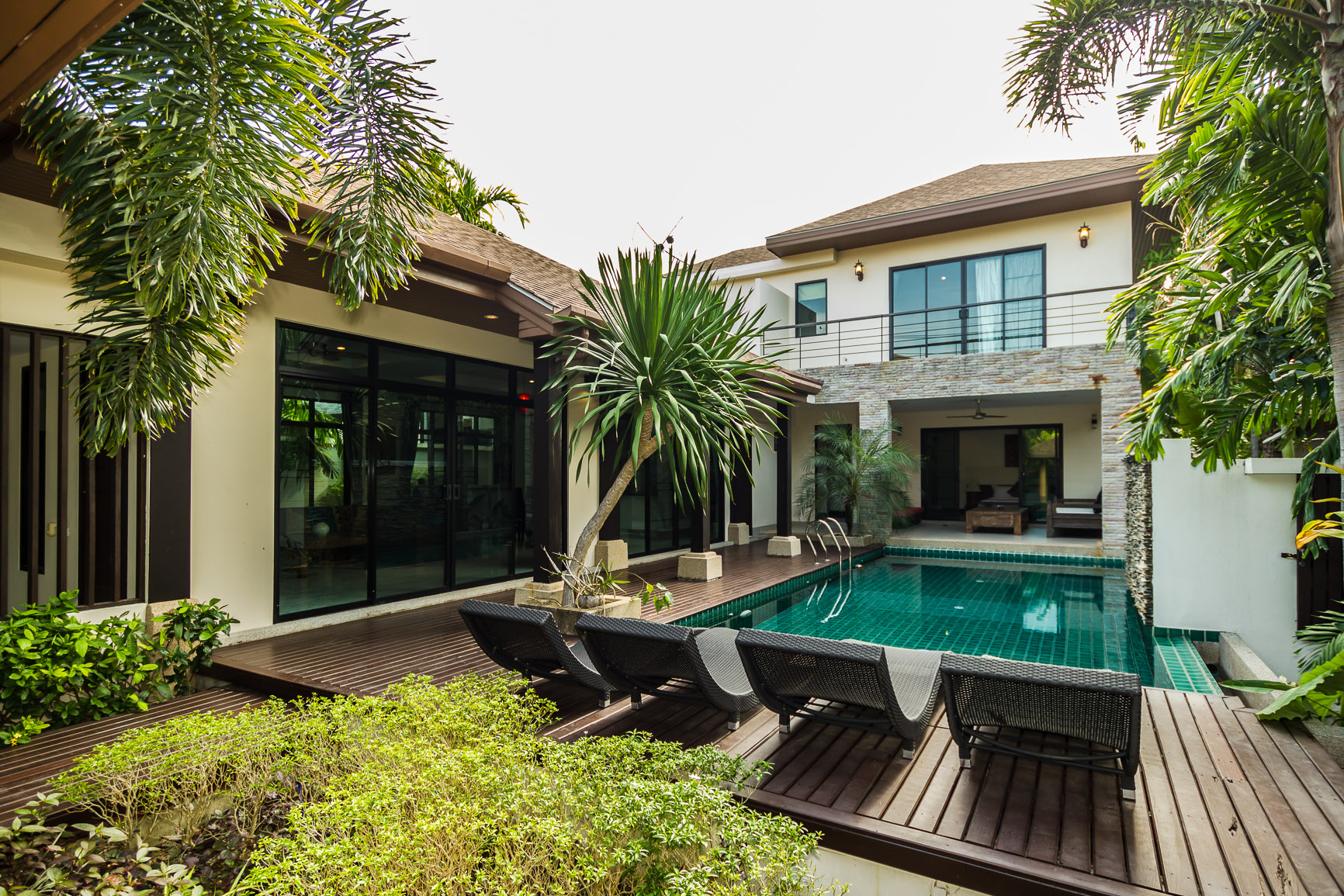 4 bedroom elegant villa in Rawai