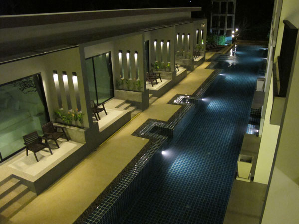 1 bedroom room with pool access in the center of Nai Harn