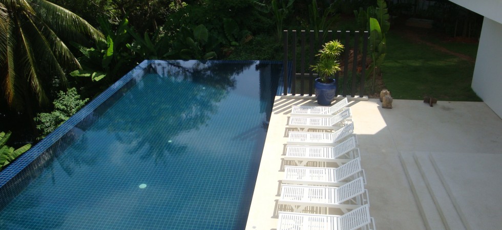 3 bedroom apartment inside pool complex in Karon