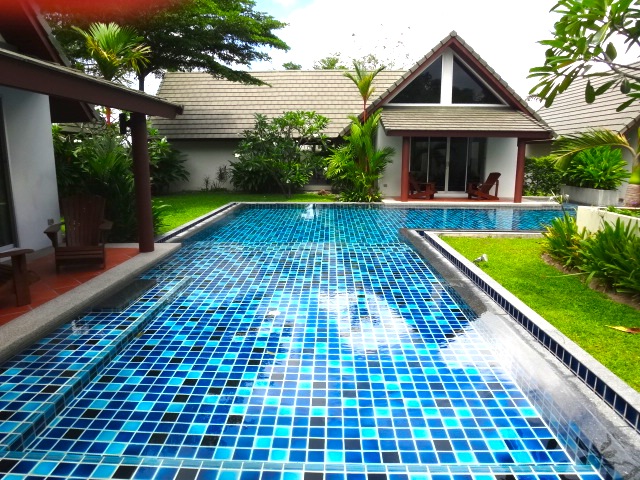 2 bedroom tropical villa in Chalong