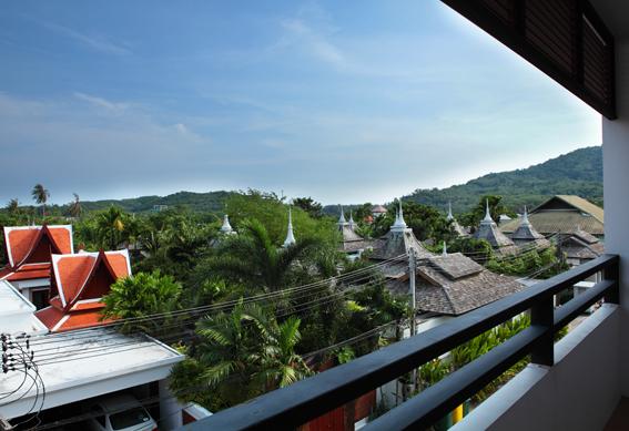 2 bedroom apartment in the centre of Nai Harn