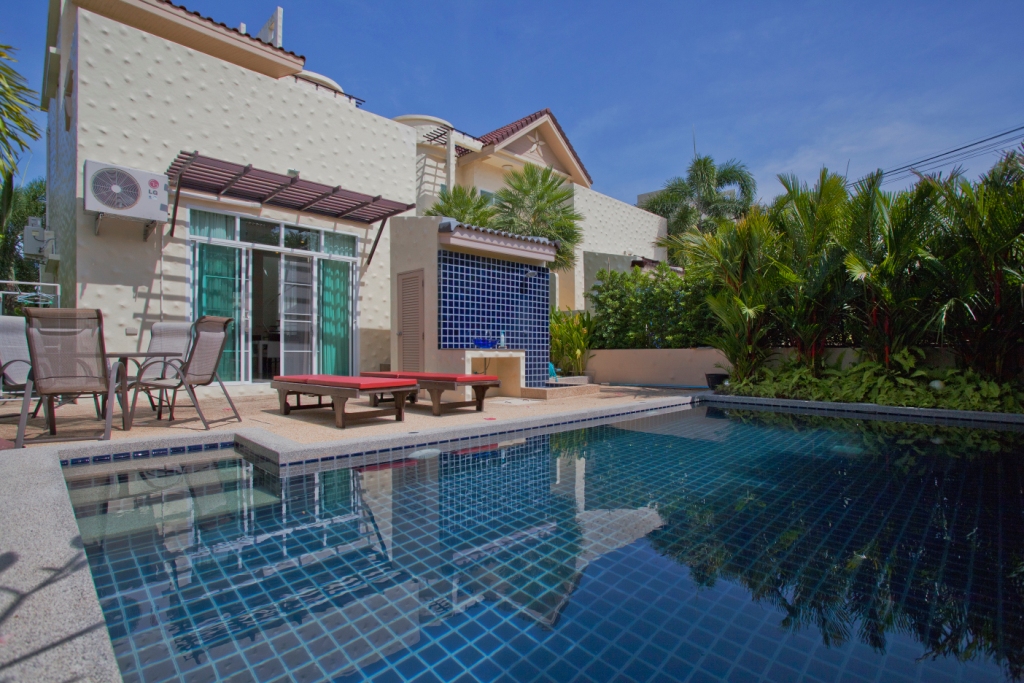 2 bedroom pool villa inside gated area in Rawai