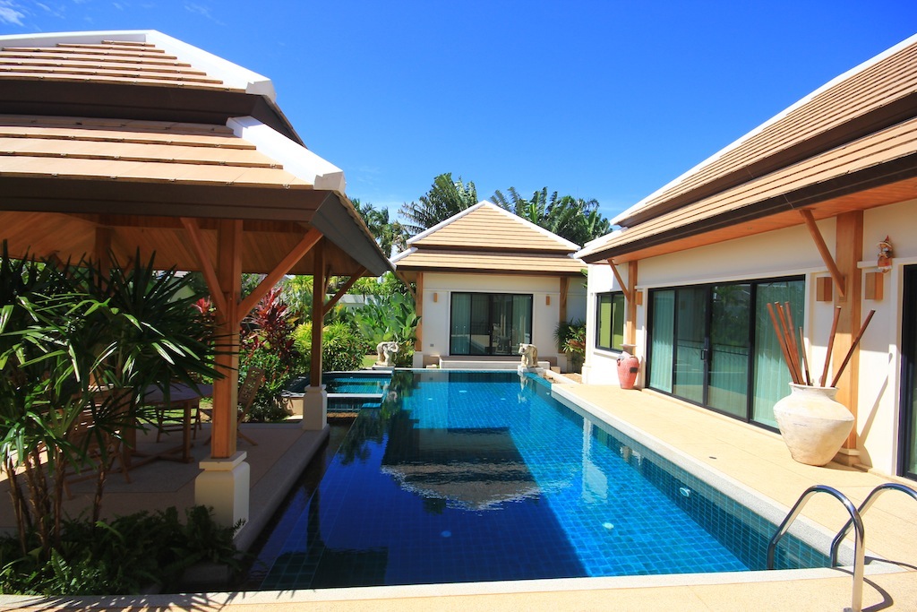 3 bedroom elegant tropical villa in Nai Harn