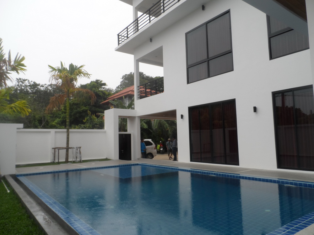 4 bedroom villa in Nai Harn