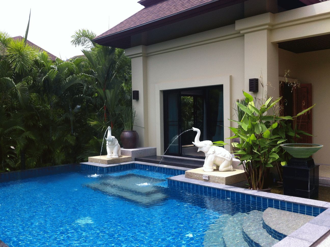 3 bedroom gorgeous villa in Nai Harn beach