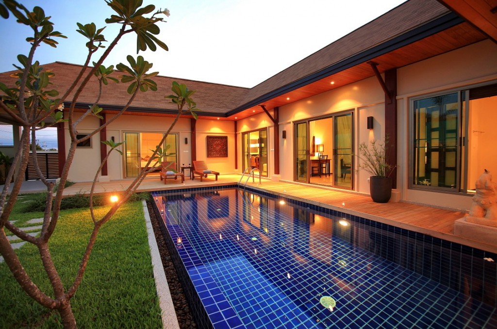 3 bedroom stylish villa in Kokyang Nai Harn