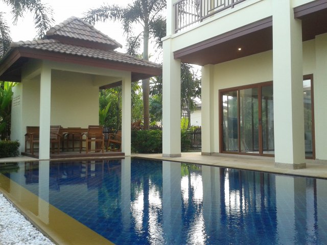 3 bedroom villa in Bangtao 600 m from the beach