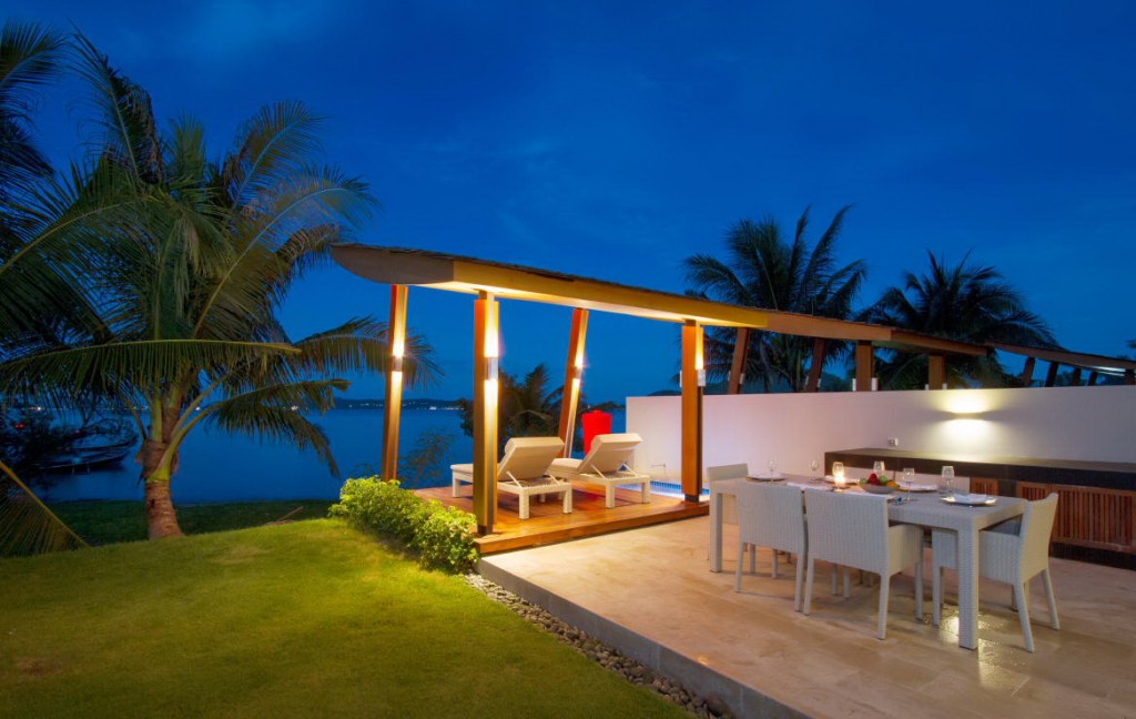 3 bedroom luxury beachfront villa in Rawai