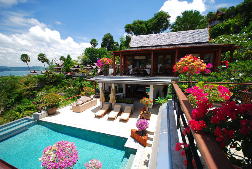 6 bedroom fabulous villa on the hill above Surin beach