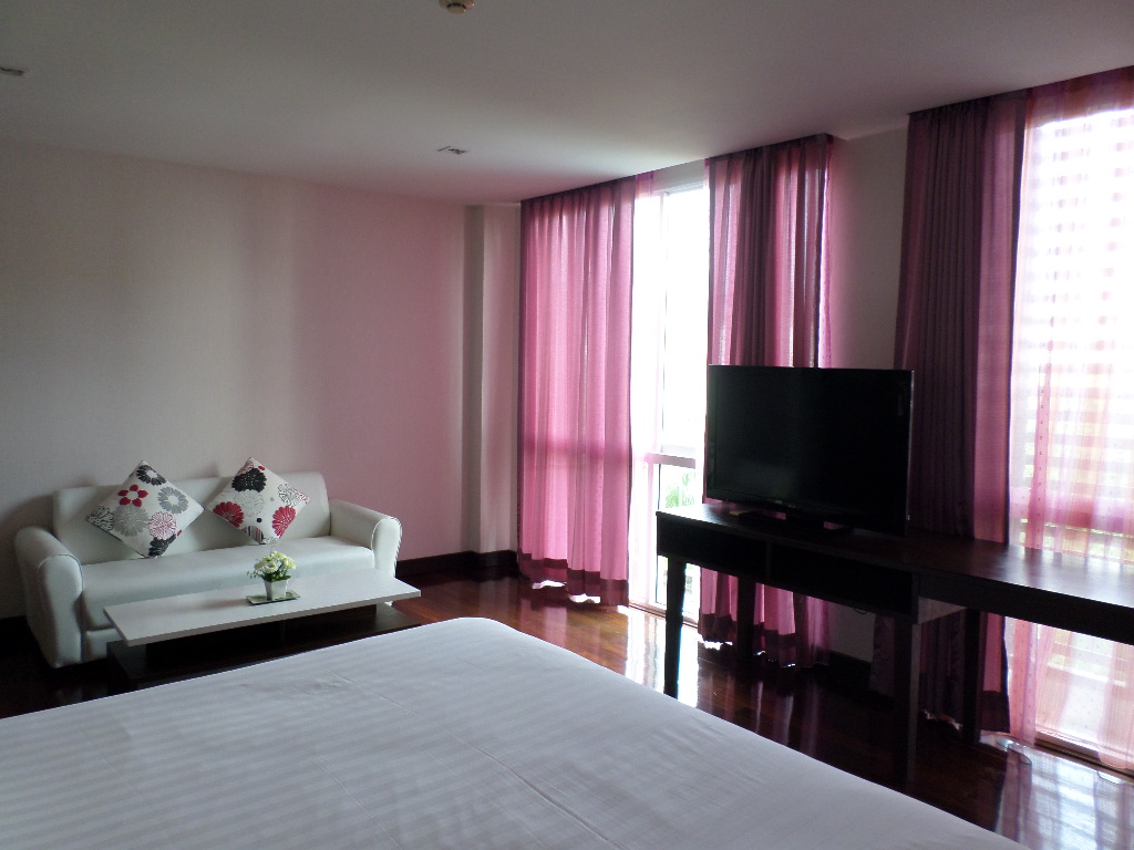 1 bedroom apartment inside Patong pool complex