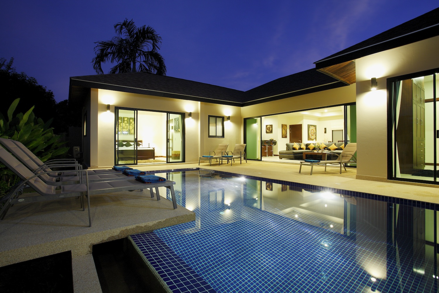 4 bedroom new villa in Nai Harn