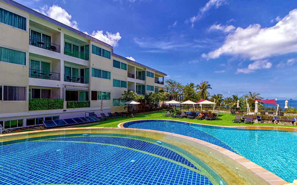2 bedroom apartment with sea view in Karon