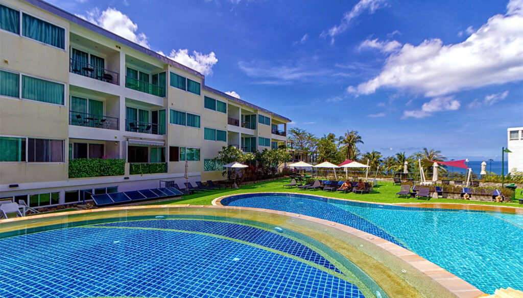 2 bedroom apartment with sea view in Karon