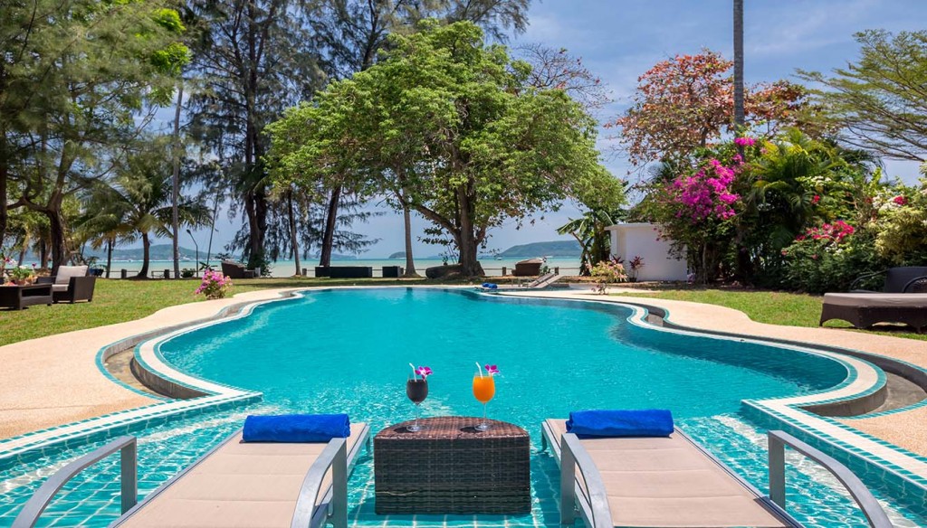 4 bedroom beachfront villa in Rawai