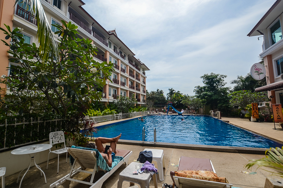 1 bedroom apartment  in Nai Harn pool complex