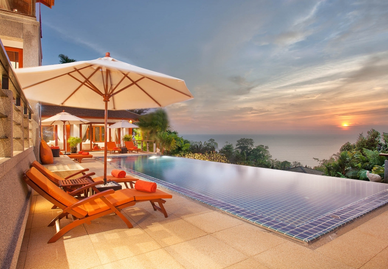 4 bedroom sea view villa only 2 min. walk to Surin beach