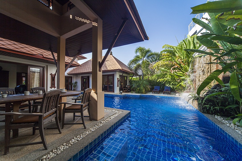 4 bedroom villa walking distance from Kamala beach