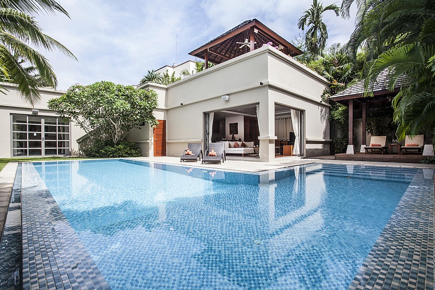 3 bedroom luxury villa walking distance to Bangtao beach
