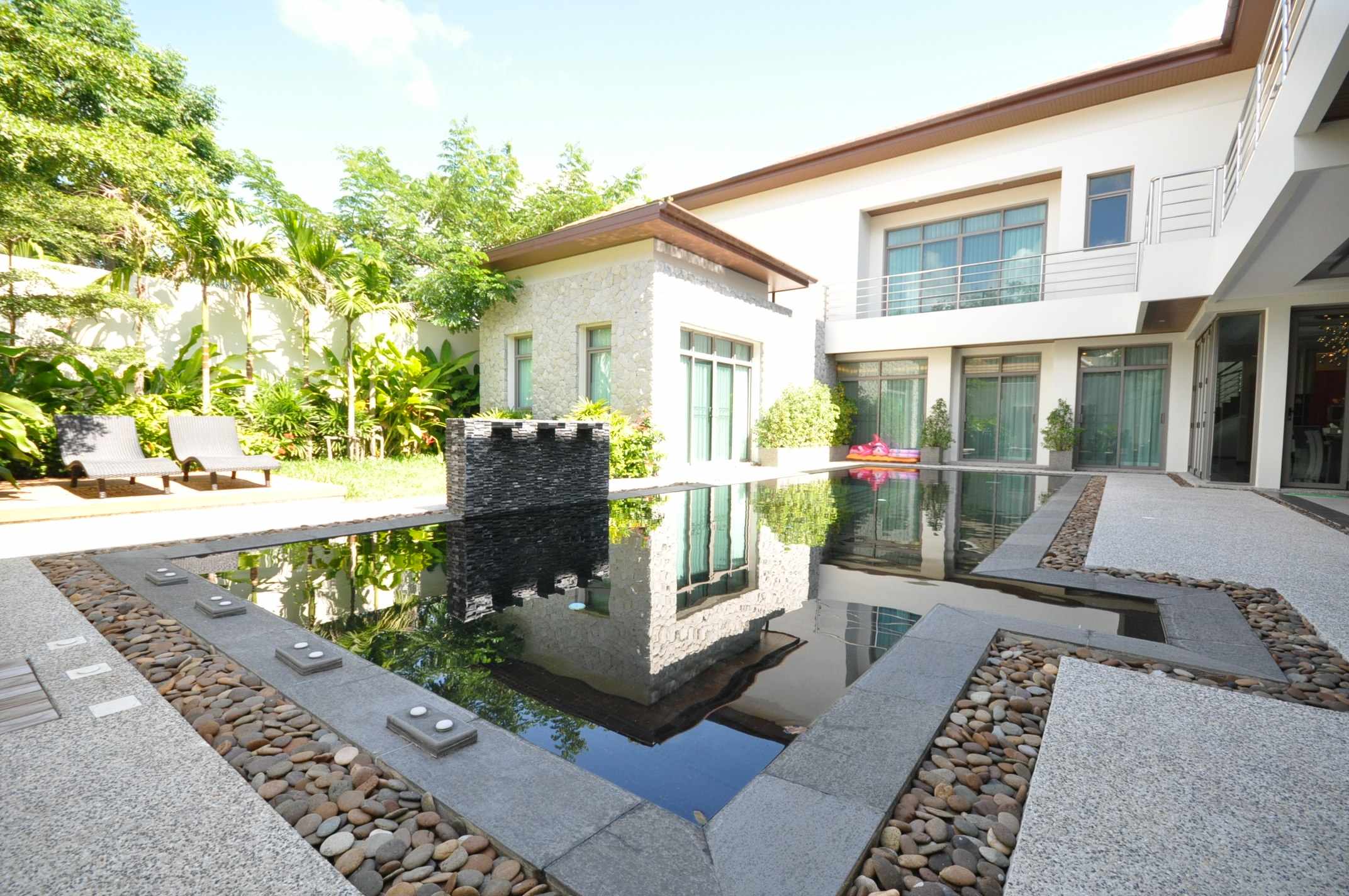 5 bedroom huge modern villa in Nai Harn