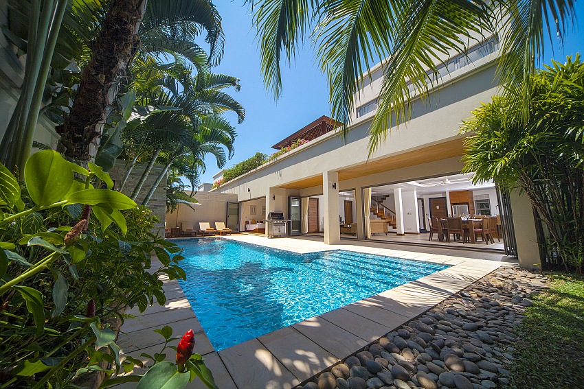 3 bedroom villa in Phuket with private pool