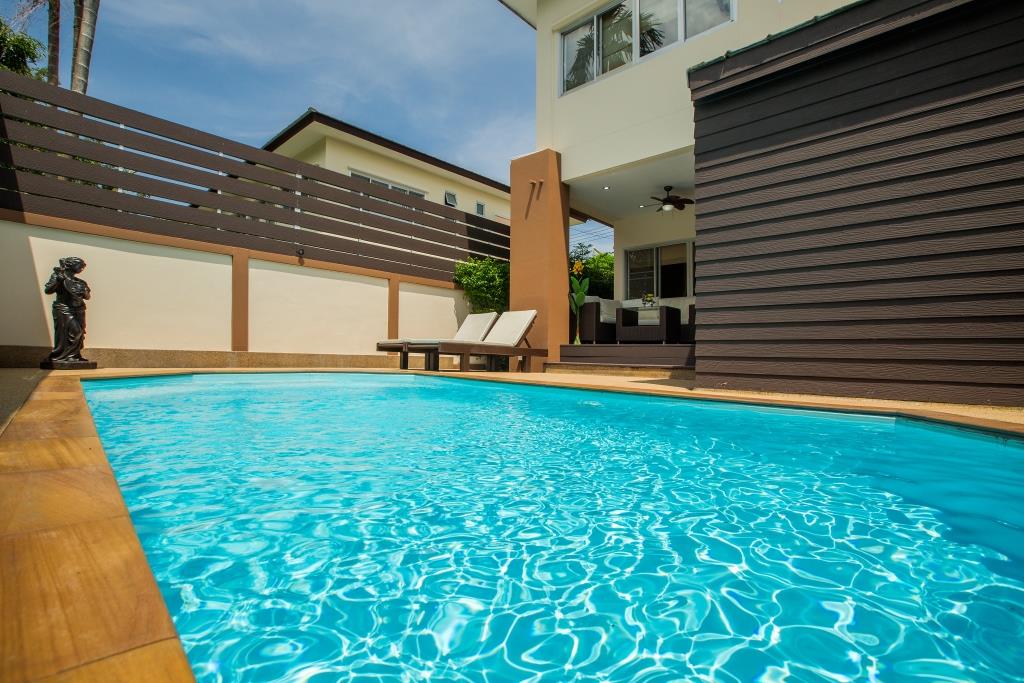 3 bedroom Townhouse with private pool in Bangtao