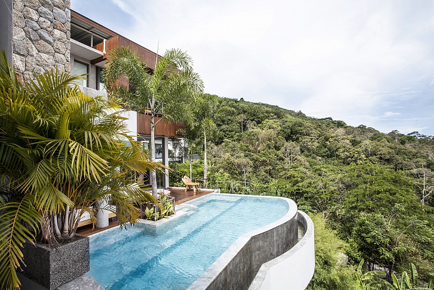 4 bedroom sea view villa in Bangtao hills