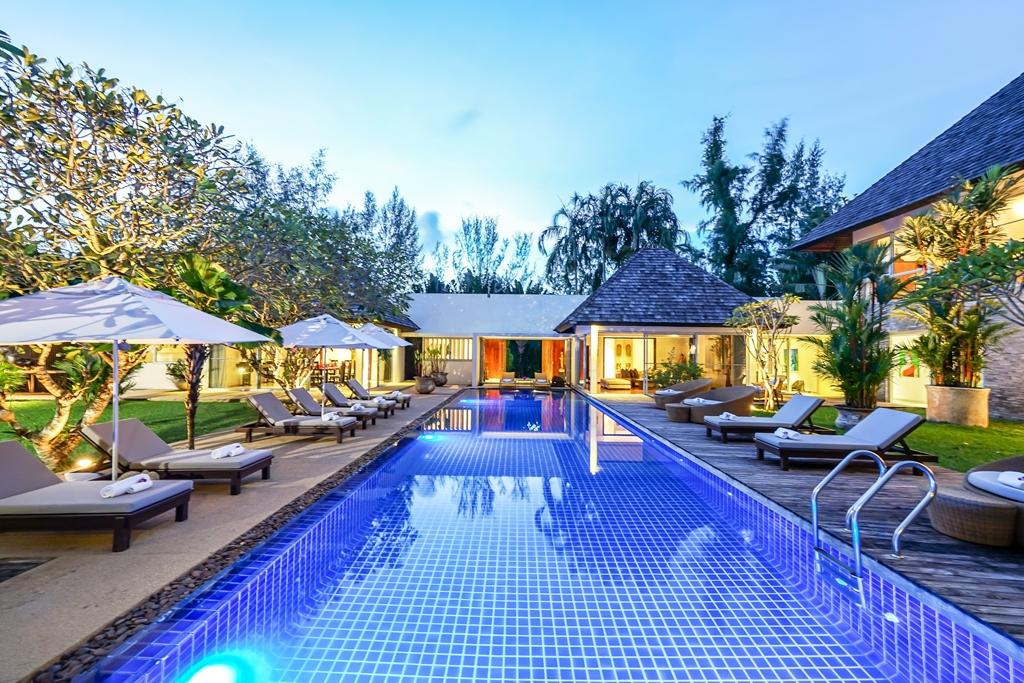 5 bedroom luxury villa in Layan Estate