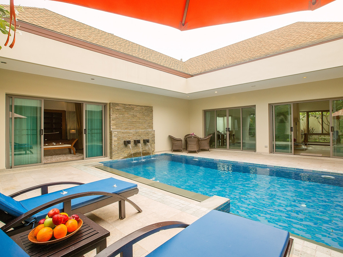 3 bedroom pool villa in Nai Harn