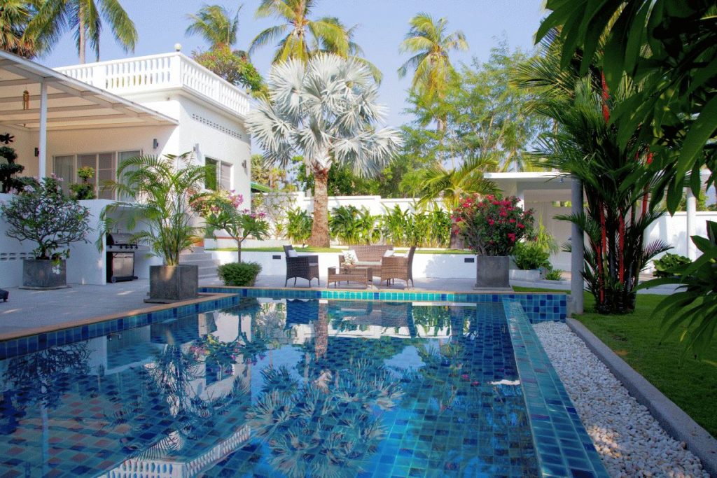 4 bedroom sea view villa in Rawai beach.