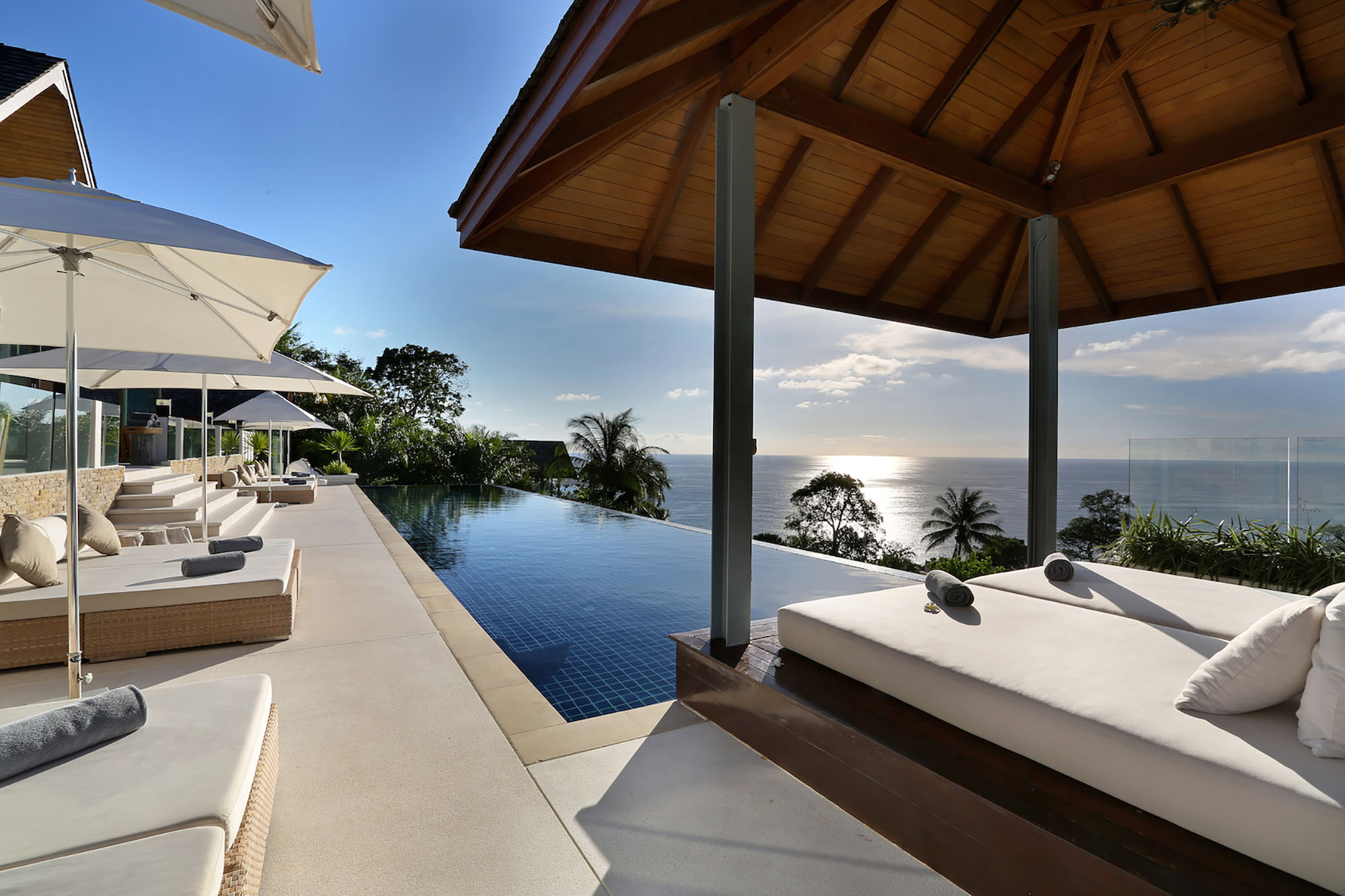 6 bedroom villa with spectacular views of Surin beach