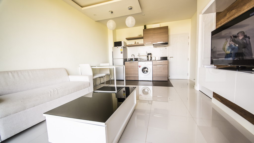 1 bedroom apartment within walking distance to Nai harn beach