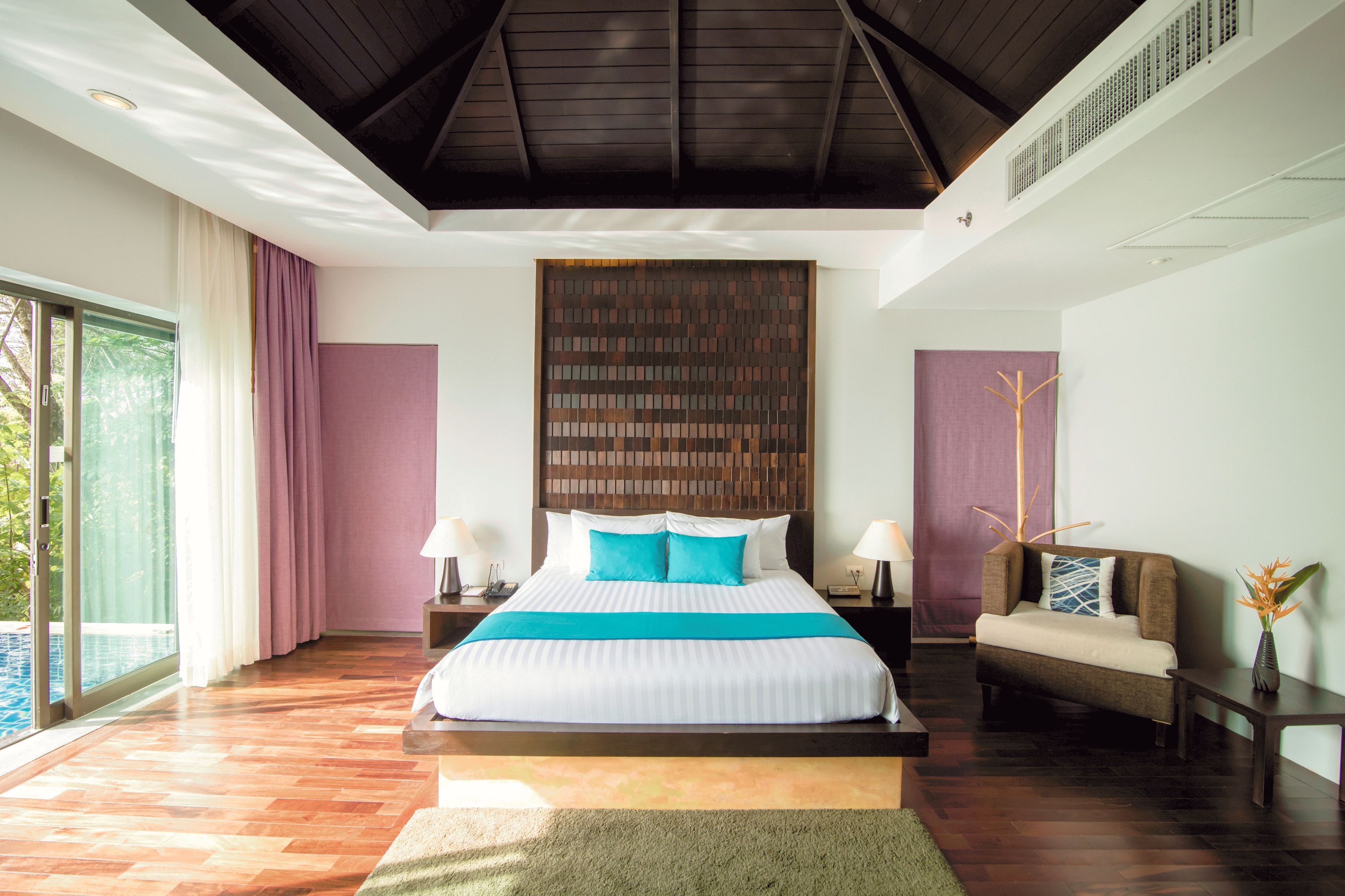 Deluxe pool room. Памоко Резорт Пхукет. Андамантра Резорт и Виллас Пхукет. Номер Deluxe Pool. Мемори Патонг Пхукет отель.