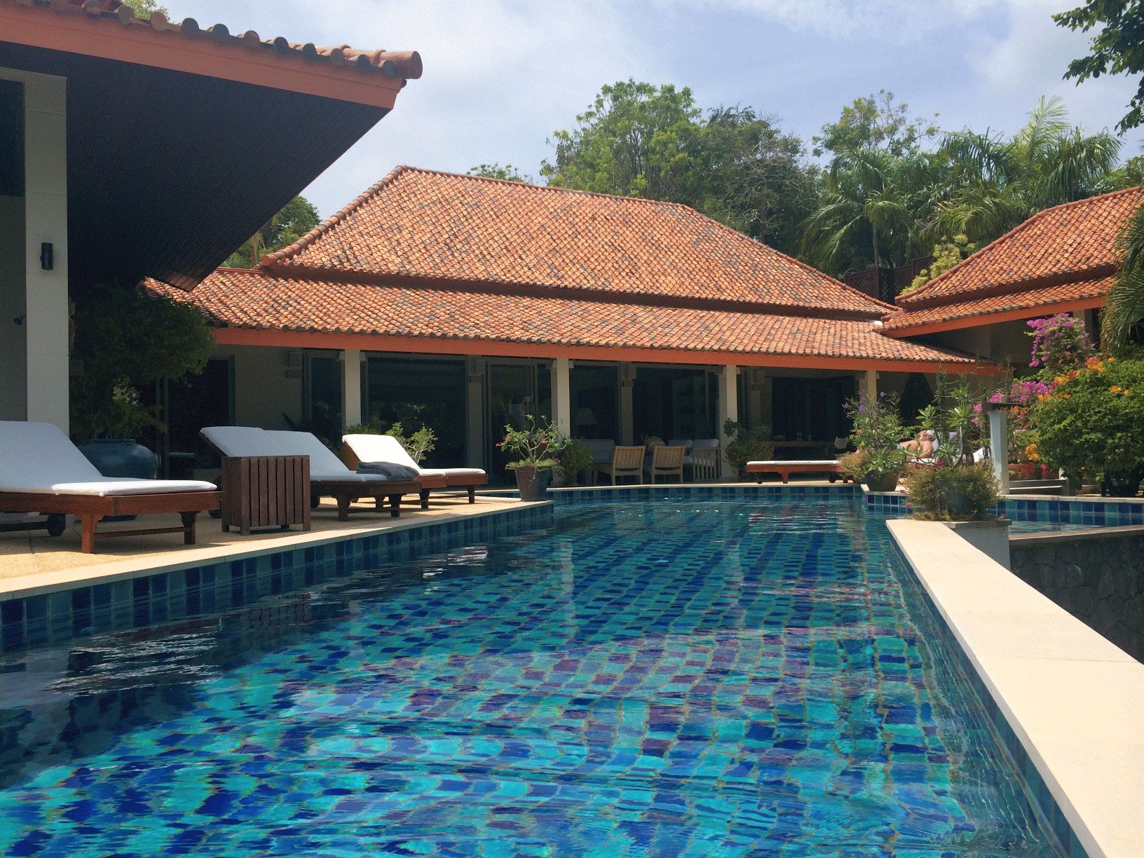 5 bedroom spacious villa overlooking Kata Noi beach