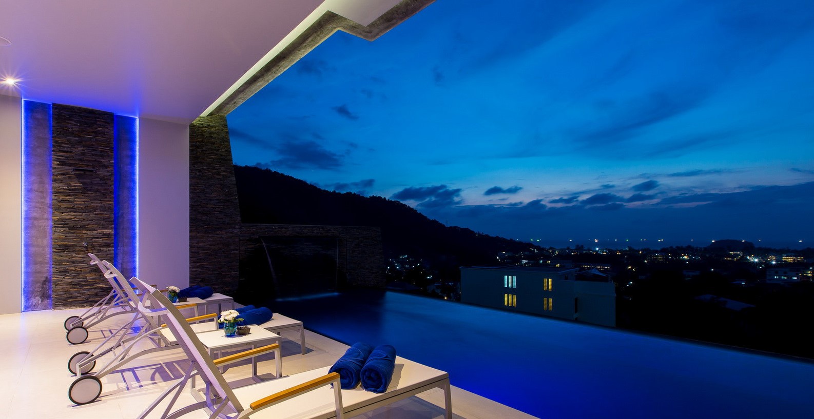 5 bedroom luxury sea view villa in Kata