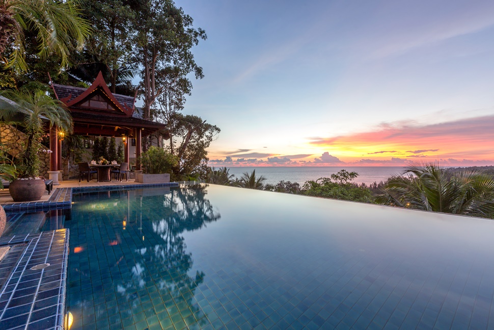 5 bedroom villa with amazing views of Surin bay