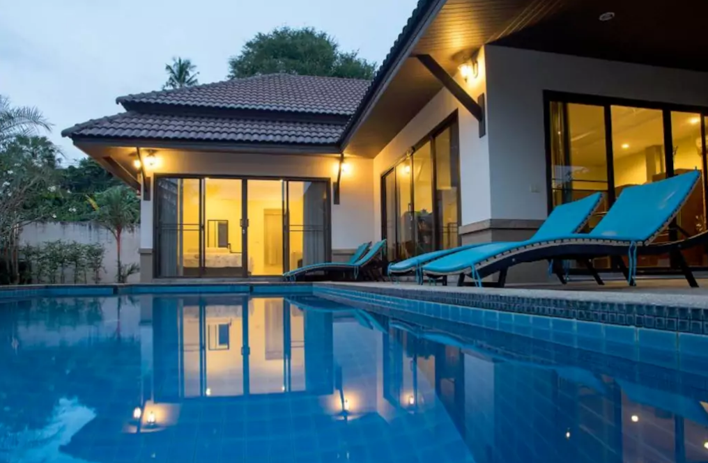 3 bedroom villa walking distance to Karon beach