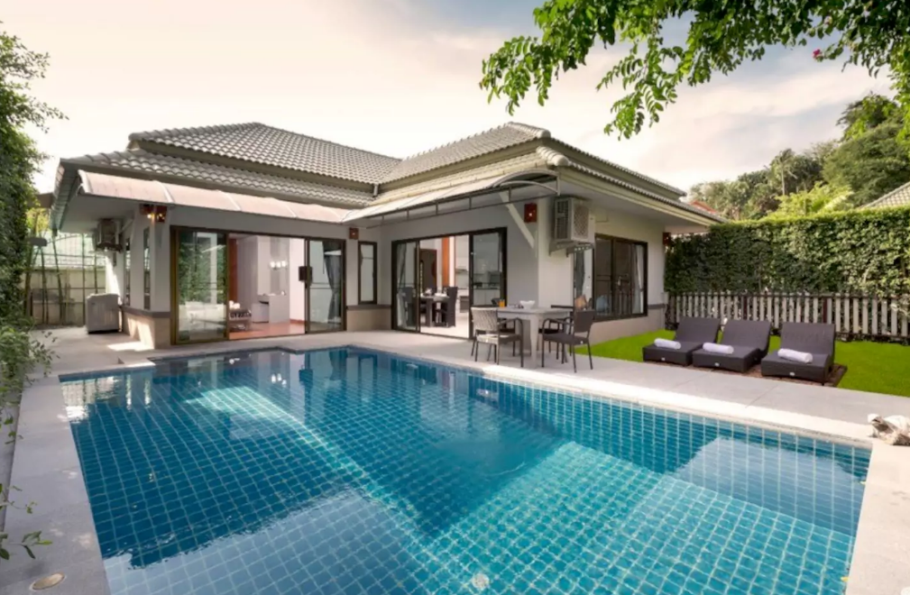 3 bedroom villa within walking distance to Karon beach