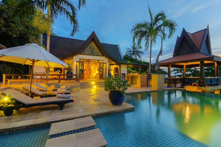 5 bedroom villa walking distance to Kata beach