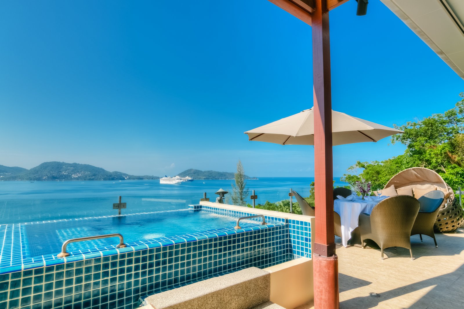 3 bedroom luxury sea-view penthouse in Kalim