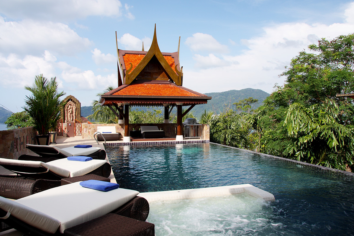 11 bedroom infinity pool villa in Patong