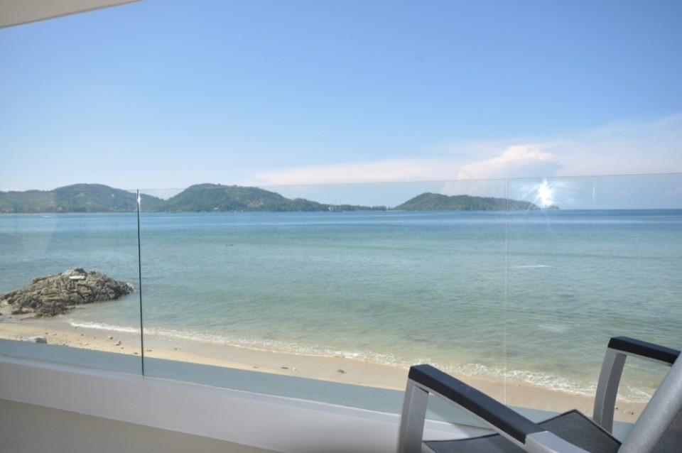 3 bedroom Beachfront villa in Patong