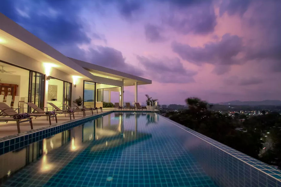 9 bedroom infinity pool villa in Bangtao