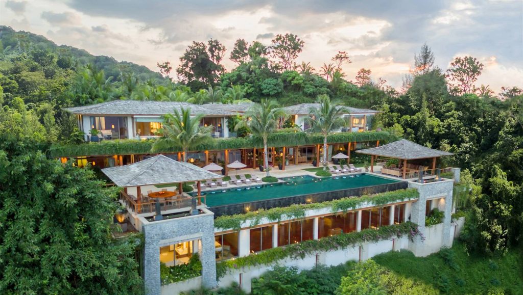 8 bedroom luxury villa with infinity pool in Kamala