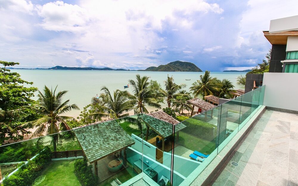 3 bedroom luxury beachfront Rawai villa