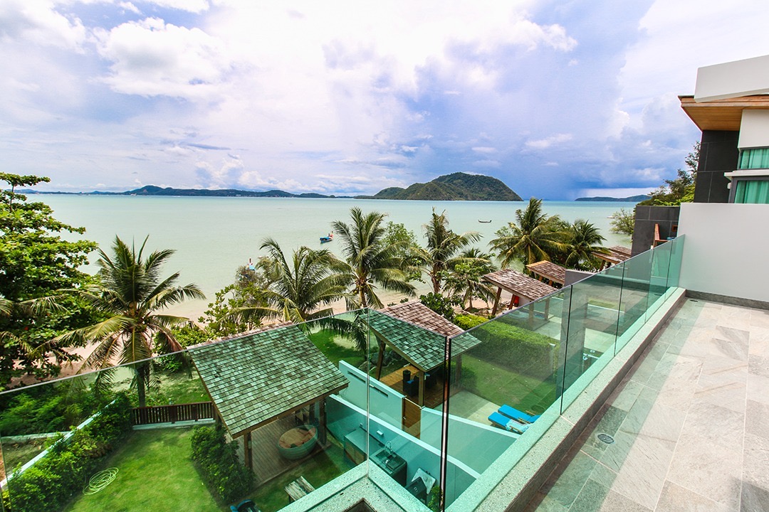 3 bedroom luxury beachfront Rawai villa