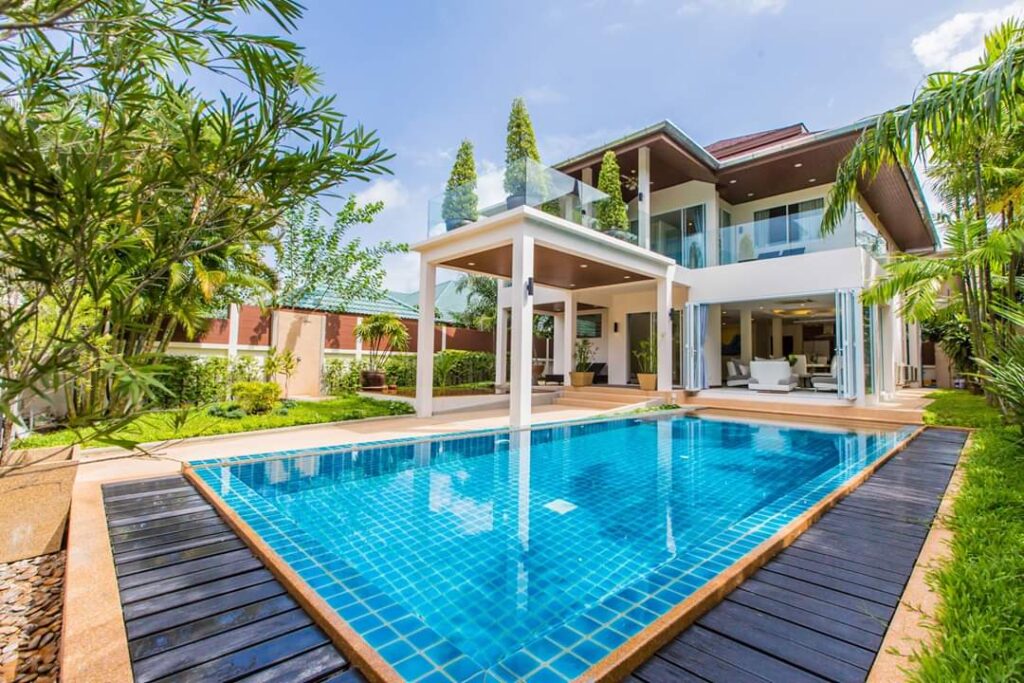 4 bedroom spacious  villa in Nai Harn