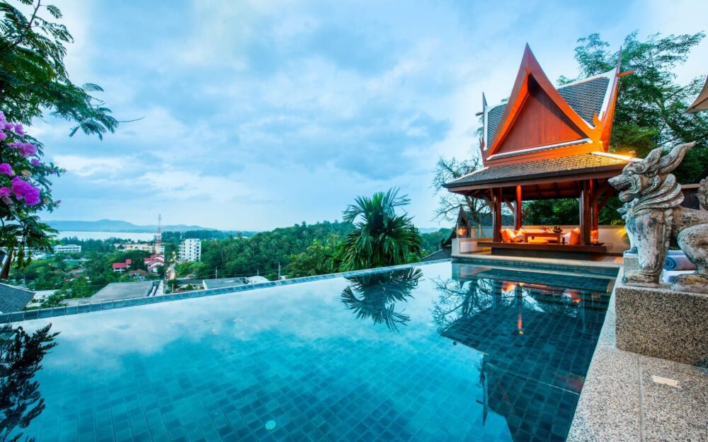 4 bedroom villa with stunning views of Surin beach